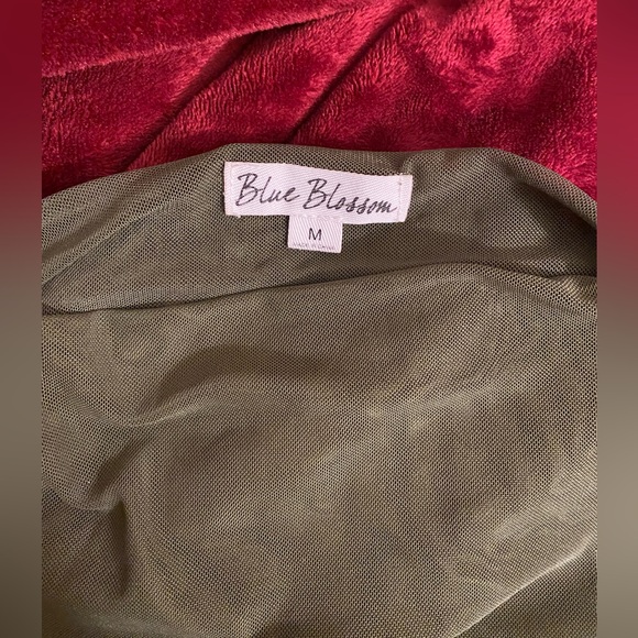 Top - Picture 4 of 6